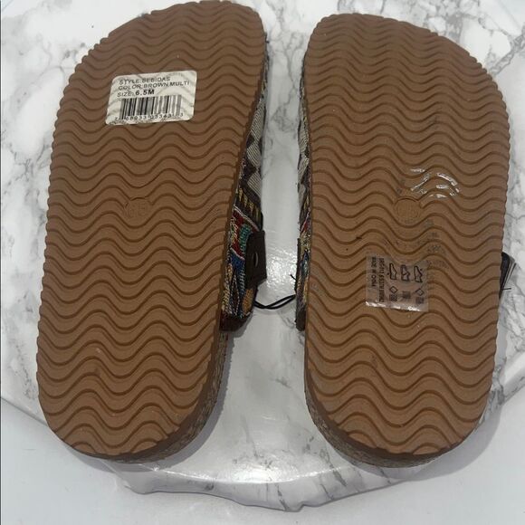 DIRTY LAUNDRY Bebidas Multicolor Southwestern Design Clogs-6.5 NEW! - Picture 7 of 8